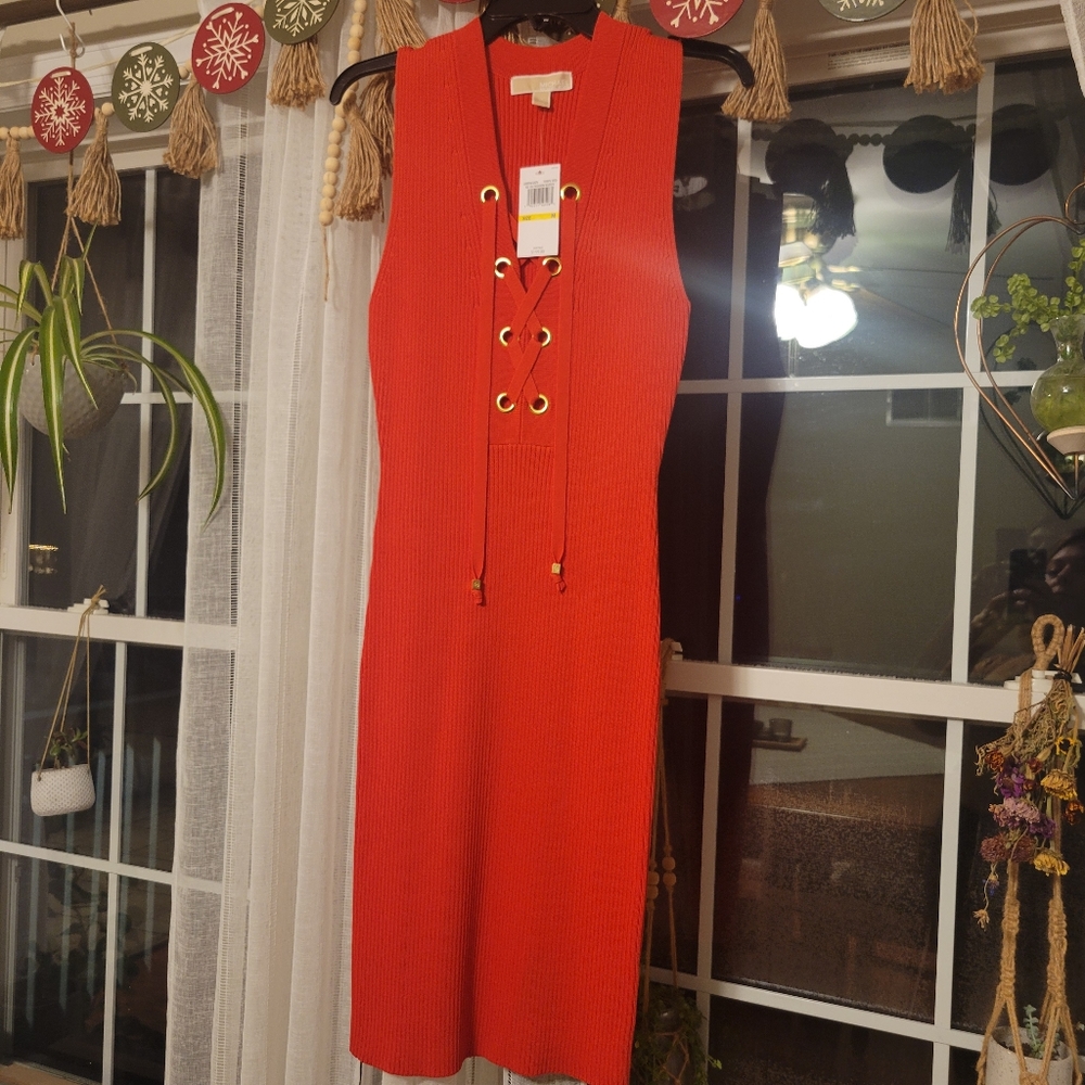 Size Medium NWT Red Michael Kohrs Dress
